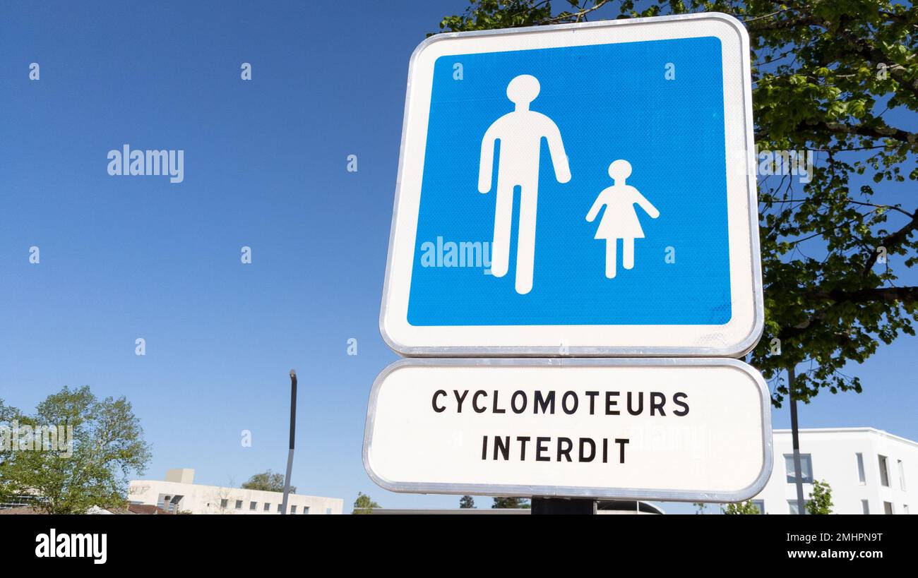 Interdit symbol hi-res stock photography and images - Alamy