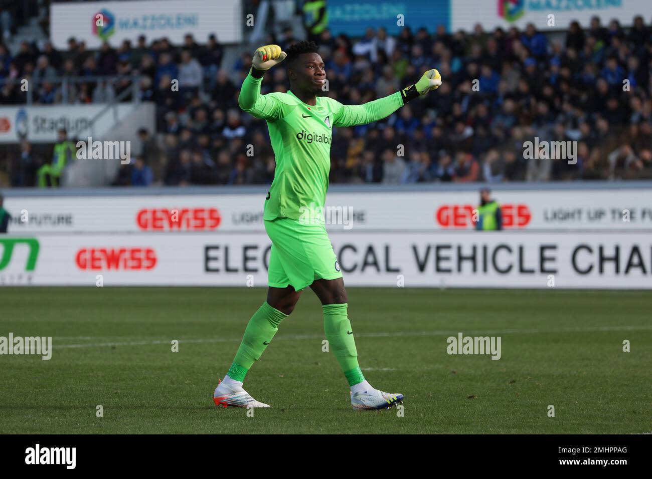 Bergamo, Italy, 13th November 2022. Andre Onana of FC Internazionale celebrates after team mate Edin Dzeko scored to level the game at 1-1 during the Serie A match at Gewiss Stadium, Bergamo. Picture credit should read: Jonathan Moscrop / Sportimage Stock Photo