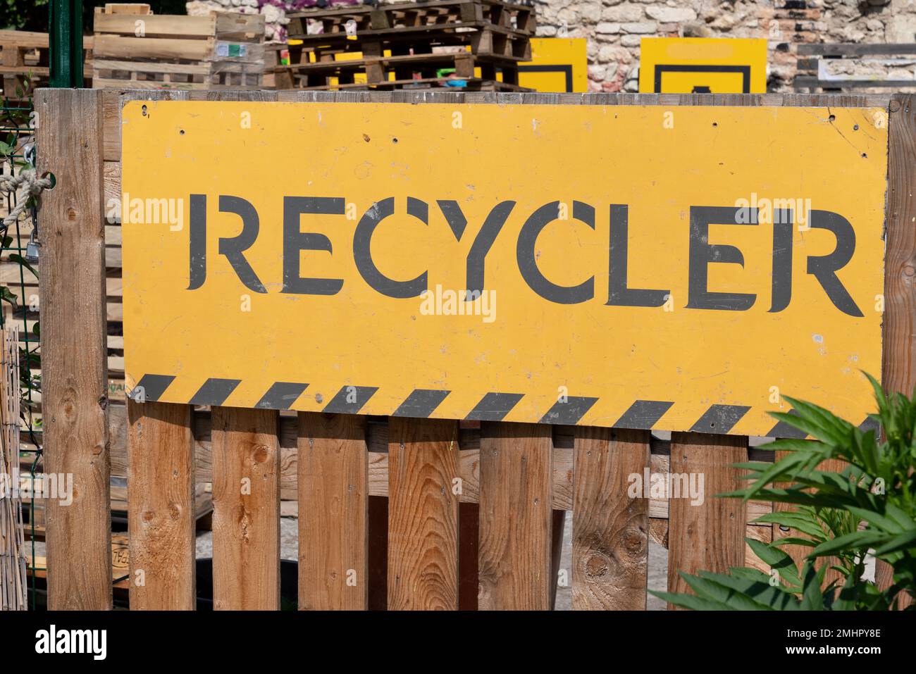French text panel recycler means place to recycle area Stock Photo Alamy