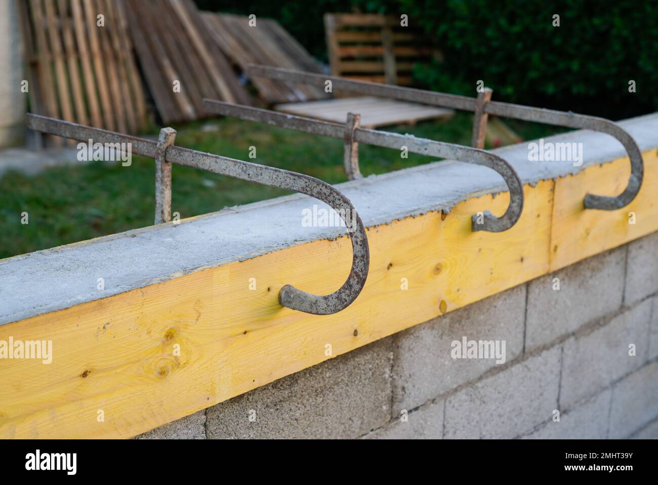 Clamp tool to join planks for a form base concrete foundation form work