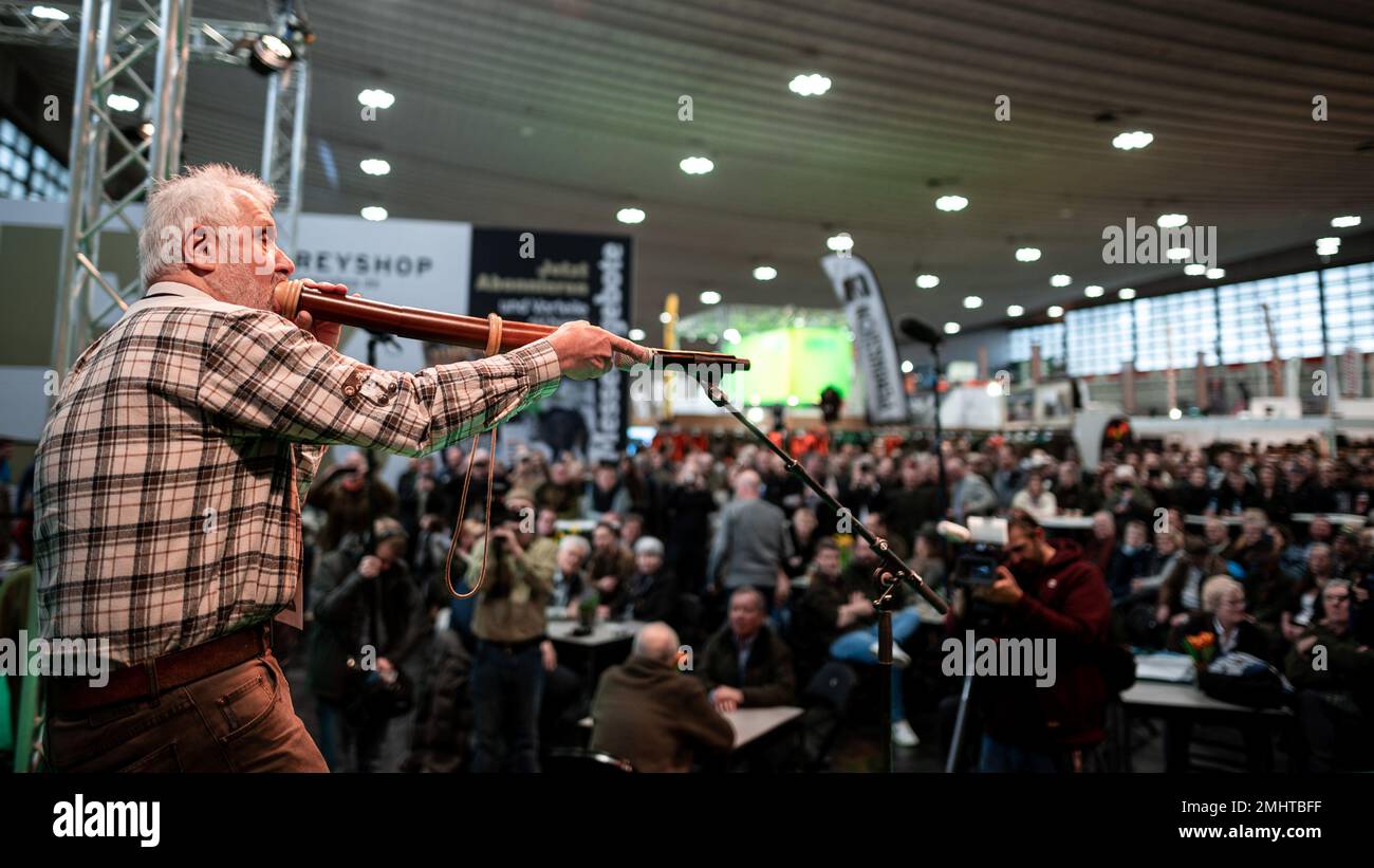 Dortmund, Germany. 27th Jan, 2023. Wolfgang Sander demonstrates his