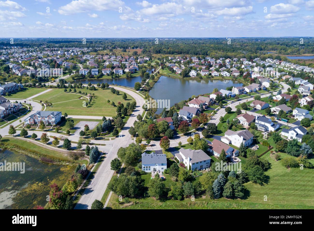 Aerial view of a neighborhood housing development in suburban Chicago