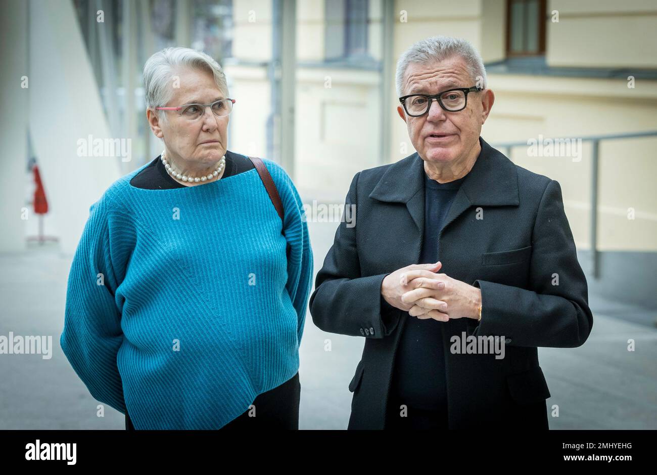 Berlin, Deutschland. 27th Jan, 2023. Daniel and Nina Libeskind at a memorial event in the Jewish Museum Berlin with Daniel and Nina Libeskind Credit: dpa/Alamy Live News Stock Photo