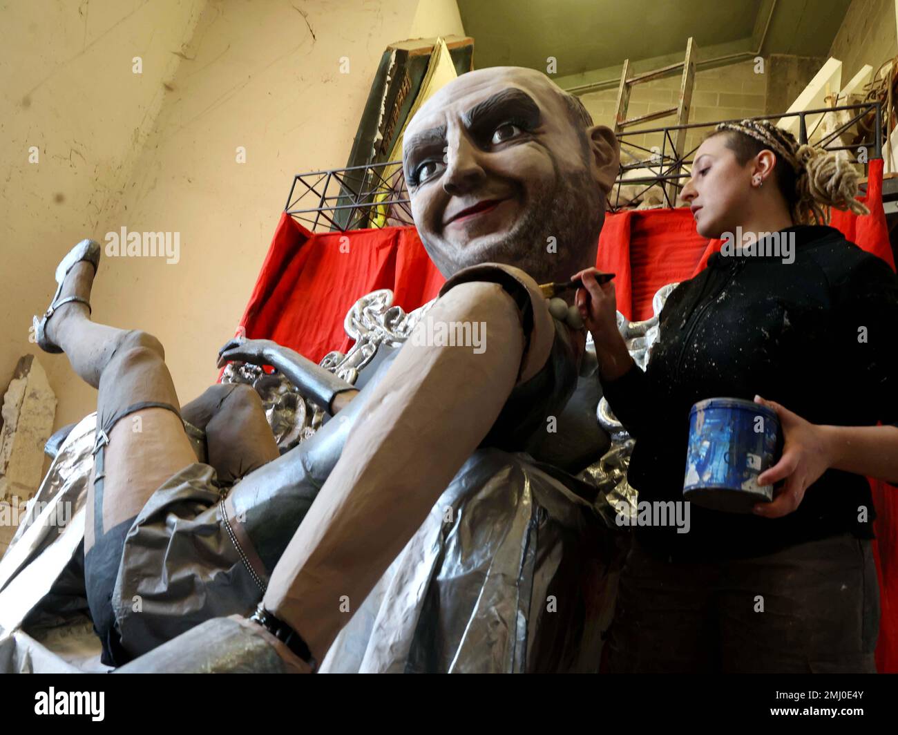 Florence, Italy. 27th Jan, 2023. PRESSPHOTO Florence Carnival of Viareggio and its people, a journey into the citadel of the carnival where the allegorical floats are born. in the photo:The Rocky Horror Pillon Show by Serena Mazzolini Isolated mask photo Gianluca Moggi/New Press Photo Editorial Usage Only Credit: Independent Photo Agency/Alamy Live News Stock Photo