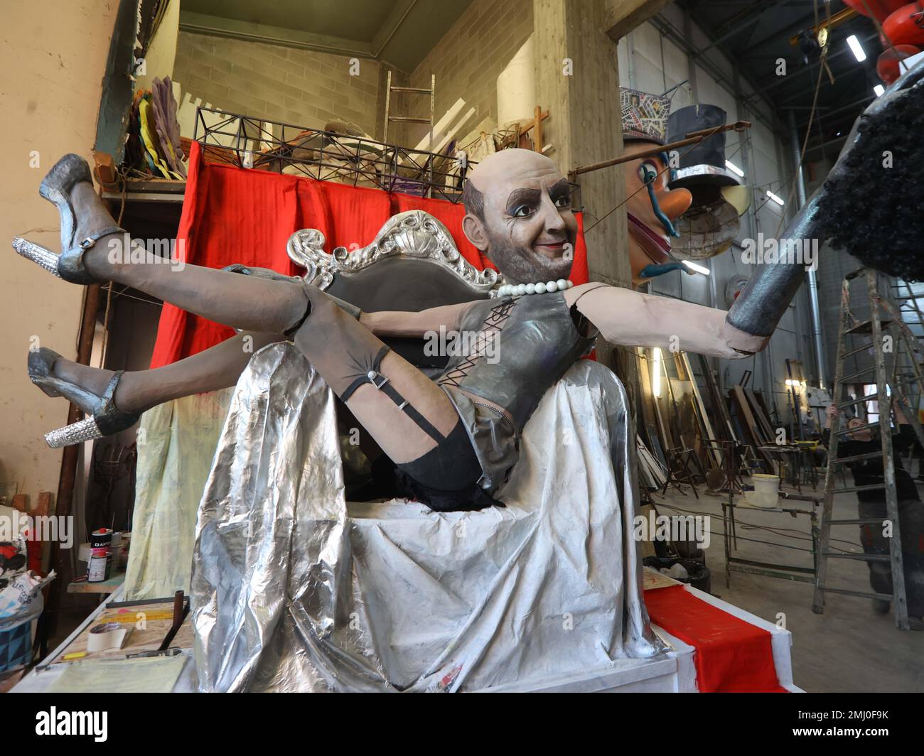 Florence, Italy. 27th Jan, 2023. PRESSPHOTO Florence Carnival of Viareggio and its people, a journey into the citadel of the carnival where the allegorical floats are born. in the photo:The Rocky Horror Pillon Show by Serena Mazzolini Isolated mask photo Gianluca Moggi/New Press Photo Editorial Usage Only Credit: Independent Photo Agency/Alamy Live News Stock Photo
