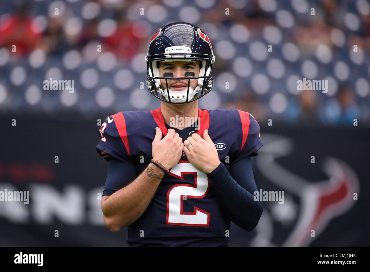 Chicago, United States. 13th Dec, 2020. Chicago Bears inside linebacker  Roquan Smith (58) sacks Houston Texans quarterback AJ McCarron (2) in the  third quarter at Soldier Field in Chicago on Sunday, December