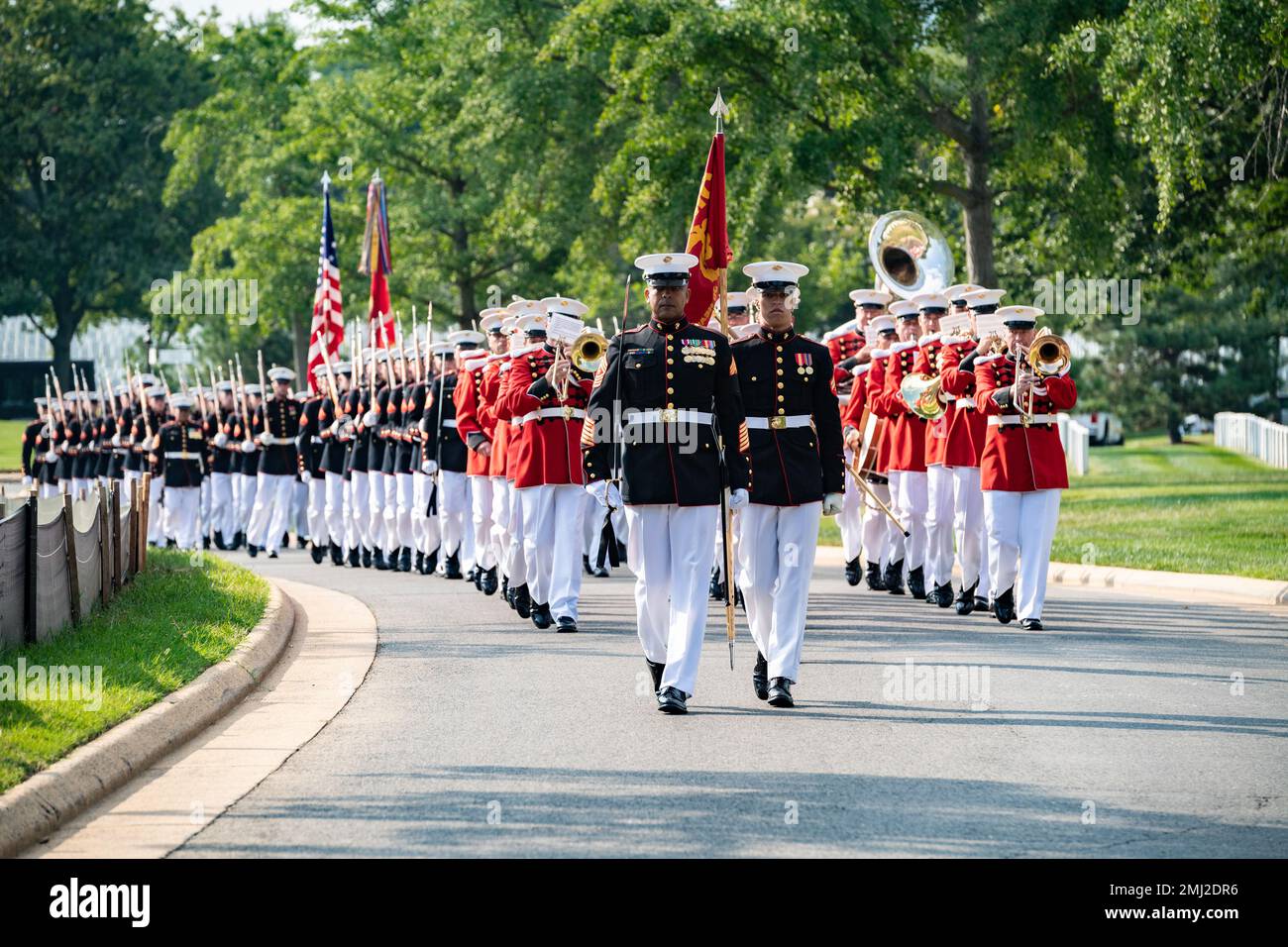 marines-from-the-the-president-s-own-marine-band-marines-from-the