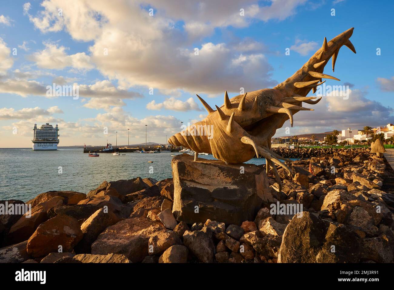 sculpture-art-object-harbour-promenade-snail-cruise-ship-capital