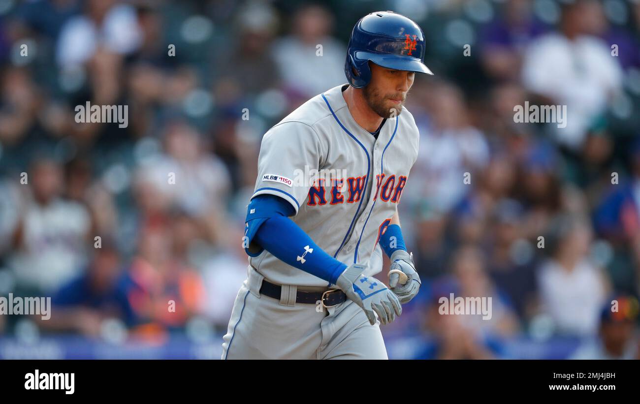 Queens, New York, USA. 13th Sep, 2019. New York Mets left fielder Jeff  McNeil (6) hustles down the first base line during the game between The New  York Mets and The Los