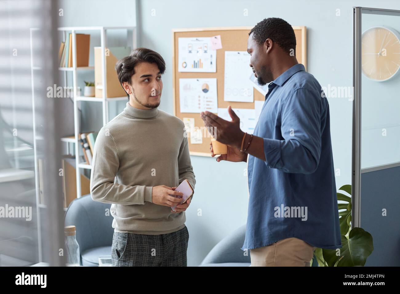 Two men wearing casual hi-res stock photography and images - Alamy