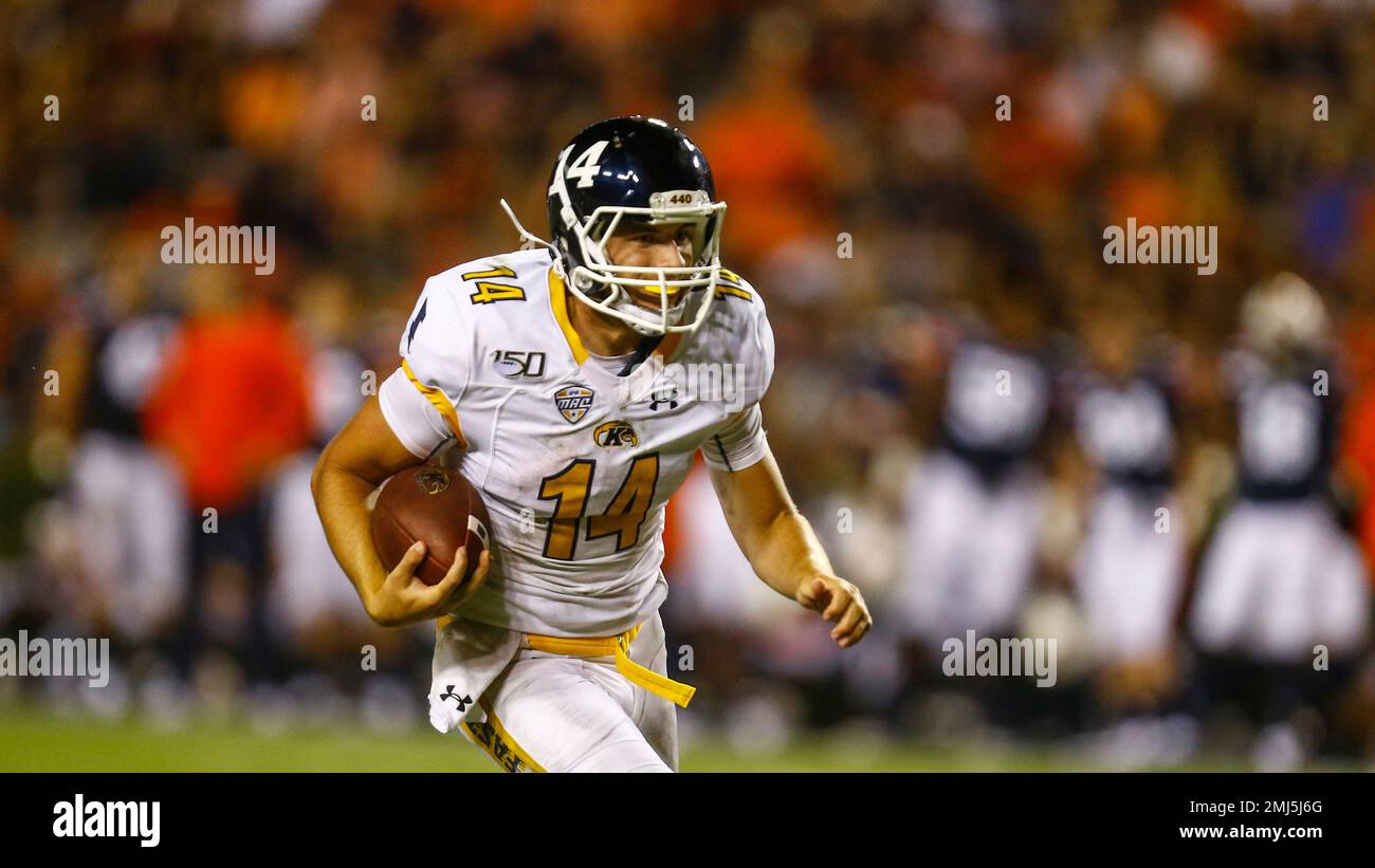 Kent State quarterback Dustin Crum runs a drill during the NFL football  scouting combine, Thursday, March 3, 2022, in Indianapolis. (AP  Photo/Darron Cummings Stock Photo - Alamy