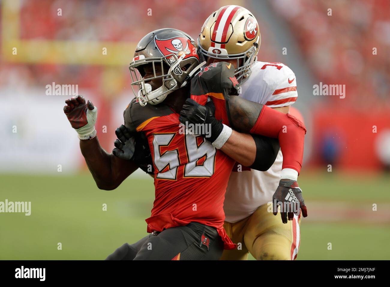 Tampa Bay Buccaneers linebacker Shaquil Barrett (58) and San Francisco ...