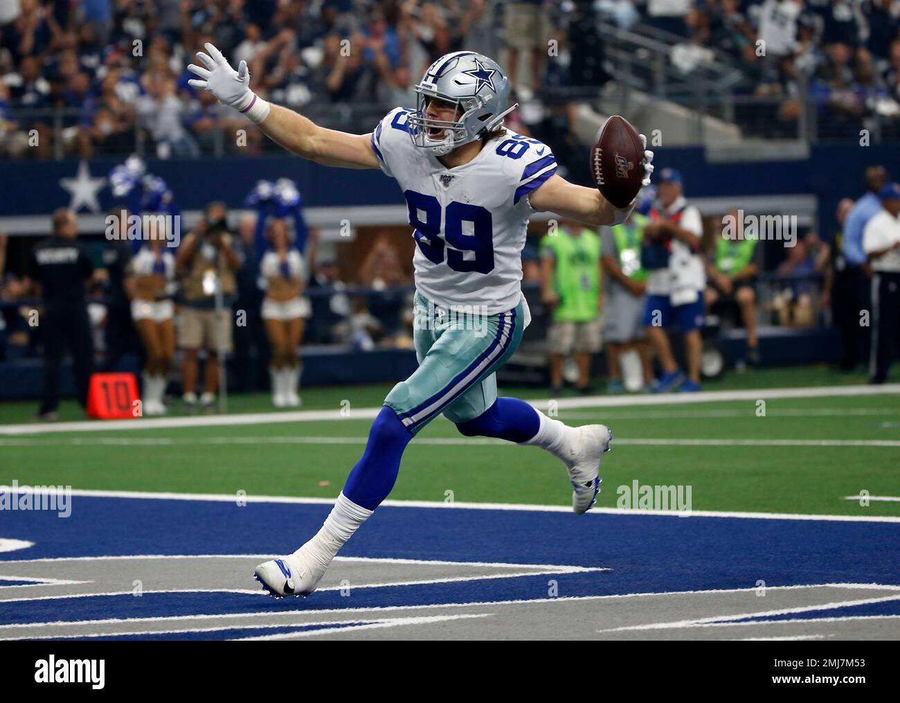 Photo: Dallas Cowboys tight end Blake Jarwin (89) scores on a 1-yard pass -  ARL2019102012 