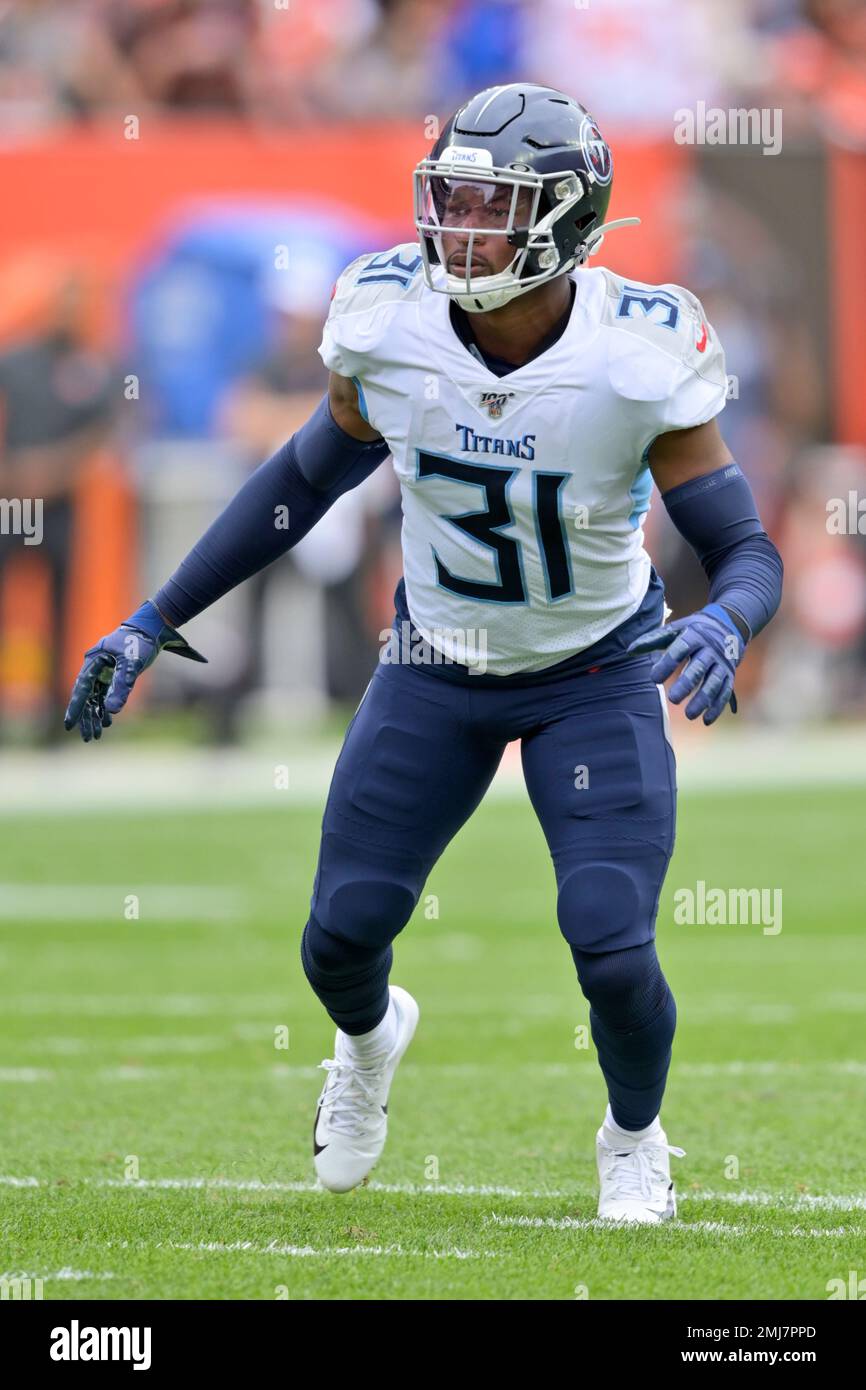Tennessee Titans free safety Kevin Byard (31) keeps watch during the first half in an NFL football game against the Cleveland Browns, Sunday, Sept