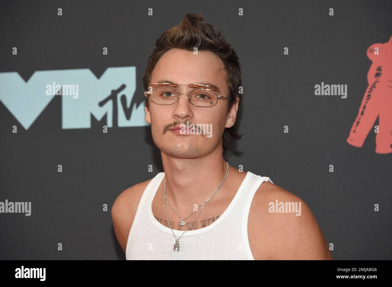 Brandon Thomas Lee arrives at the MTV Video Music Awards at the