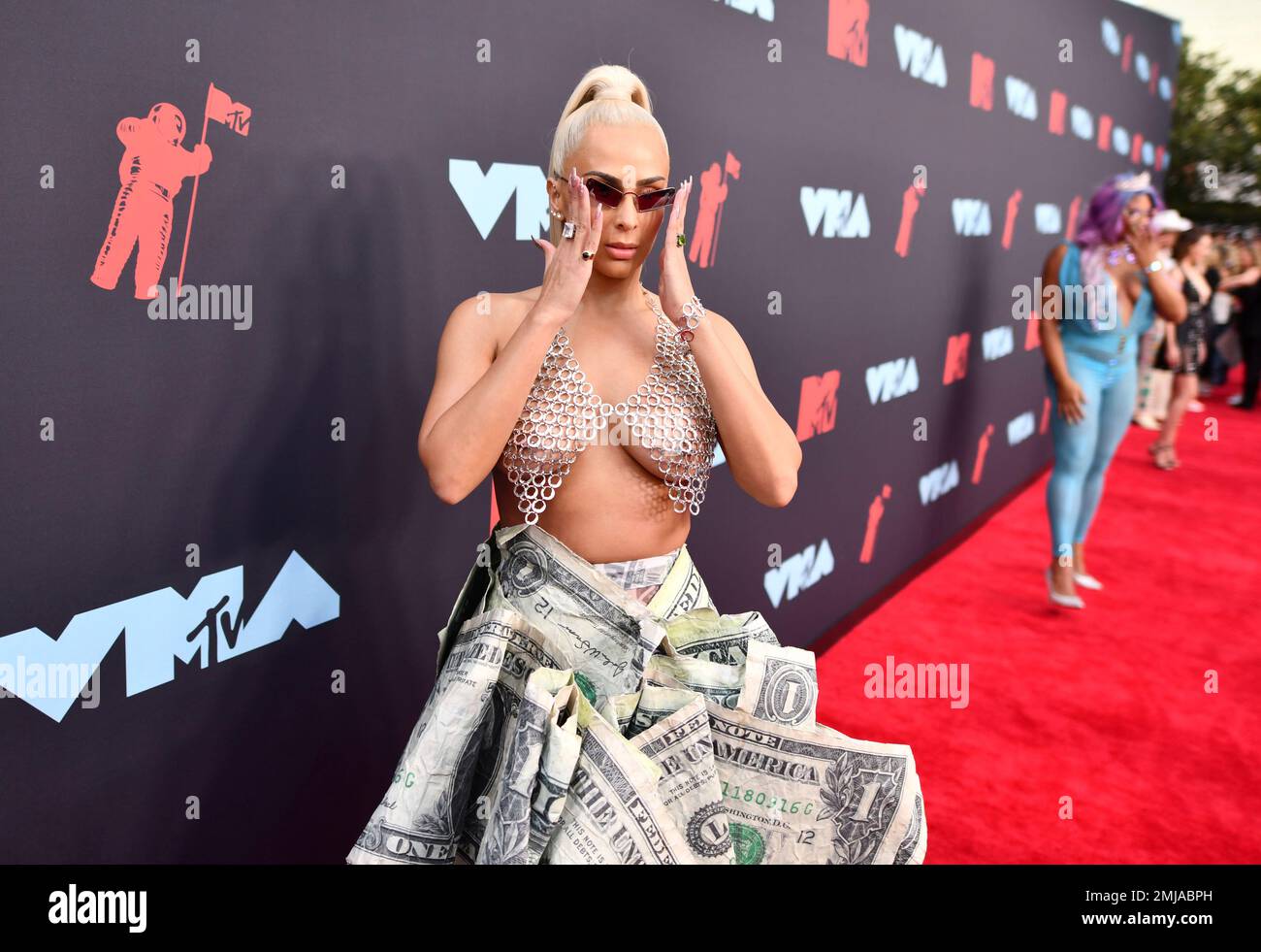 EDS NOTE: NUDITY - Veronica Vega arrives at the MTV Video Music Awards