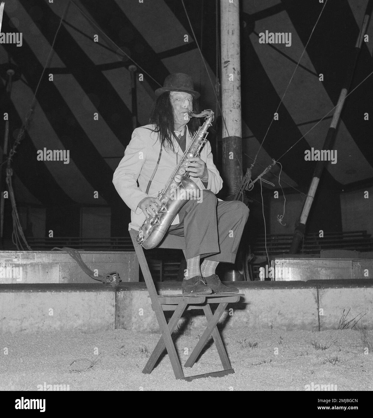 Netherlands History Artists perform in Circus Boltini. Per the