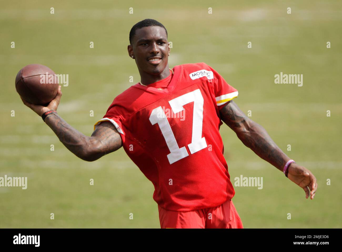 Kansas City Chiefs wide receiver Mecole Hardman catches a ball during NFL  football training camp Monday, Aug. 1, 2022, in St. Joseph, Mo. (AP  Photo/Charlie Riedel Stock Photo - Alamy