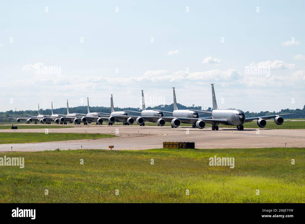 Eight KC-135 Stratotanker aircraft assigned to the 171st Air Refueling Wing perform an elephant walk during a Nuclear Operational Readiness Inspection, Aug. 27, 2022, near Pittsburgh, Pennsylvania. Stock Photo