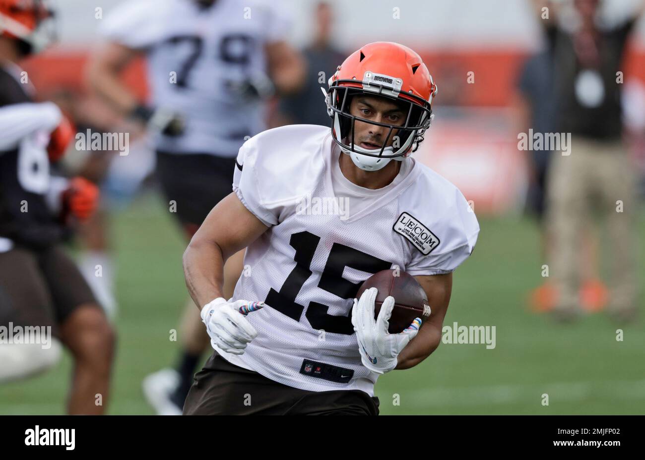 Cleveland Browns wide receiver Damon Sheehy-Guiseppi catches a pass during  practice at the NFL football team's training camp facility, Saturday, July  27, 2019, in Berea, Ohio. (AP Photo/Tony Dejak Stock Photo 