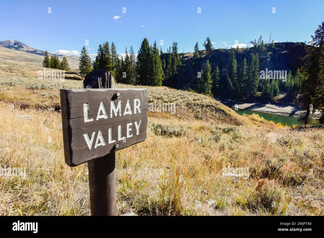 Yellowstone National Park Wyoming - Yellowstone National Park Wyoming Usa Lamar Valley Road Reopens After Flood Damage June 2022 Construction Damage Rebuilding 2MJFTA0 