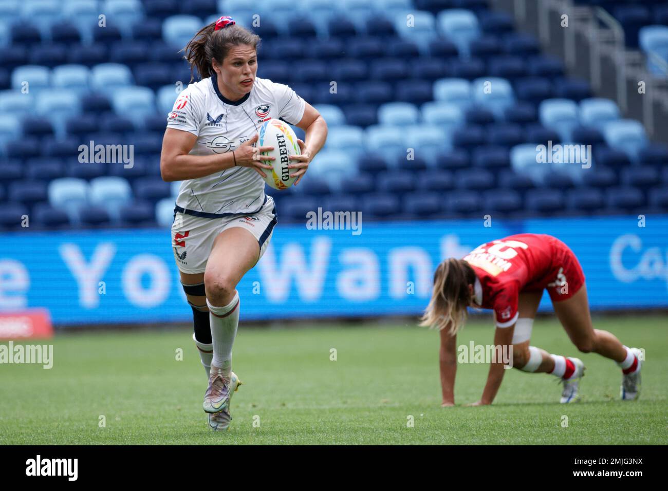 Sydney, Australia. 27th Jan 2023. Ilona Maher of USA runs with the ball