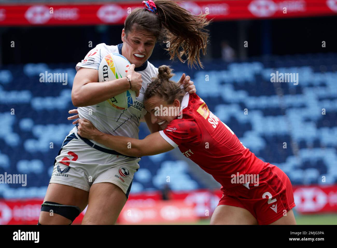 Sydney, Australia. 27th Jan 2023. Ilona Maher of USA is tackled during the 2023 Sydney Sevens match between USA and Canada at Allianz Stadium on January 27, 2023 in Sydney, Australia Credit: IOIO IMAGES/Alamy Live News Stock Photo