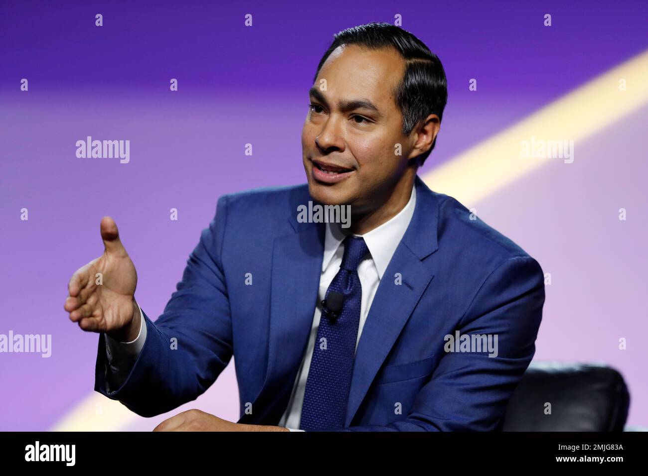 Democratic presidential candidate and former HUD Secretary of Housing ...