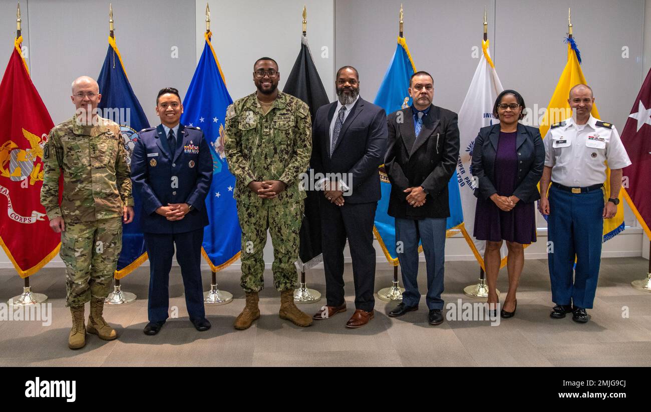 LTG Ronald J. Place, DHA Director, and SGM Isaac A. Bray, Senior Enlisted Leader, DHA J1, pose with awardees after the DHA Employee Recognition Ceremony on Monday, Aug. 29. Awardees are (L-R) MAJ Theodore T. Urbano, YN2 Malcolm C. Jackson, Chris Hudson, Frank David Salazar, and Rosa M. Burroughs. DHA holds quarterly recognition ceremonies to honor DHA employees across the enterprise for their dedication to the DHA mission: Unified. Ready. Reliable. Stock Photo