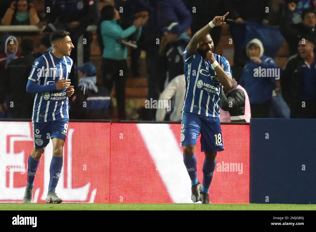 Santiago Damian Garcia Correa of Argentina's Godoy Cruz heads to score  against Paraguay's Olimpia during a Copa Libertadores soccer game in  Asuncion, Paraguay, Tuesday, April 9, 2019. (AP Photo/Jorge Saenz Stock  Photo 