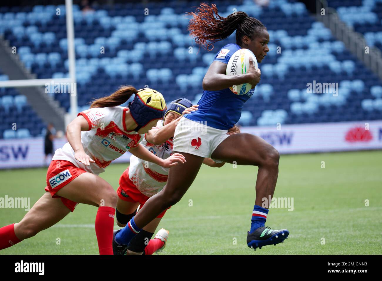 Sydney, Australia. 27th Jan 2023. Séraphine Okemba is tackled during the 2023 Sydney Sevens match between Japan and France at Allianz Stadium on January 27, 2023 in Sydney, Australia Credit: IOIO IMAGES/Alamy Live News Stock Photo
