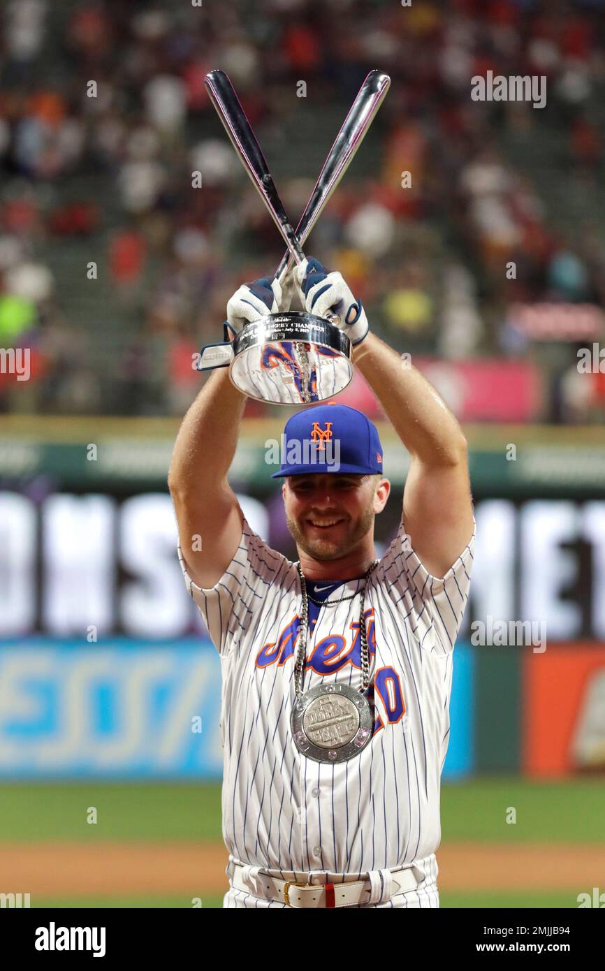 Pete Alonso, of the New York Mets, celebrates winning the Major