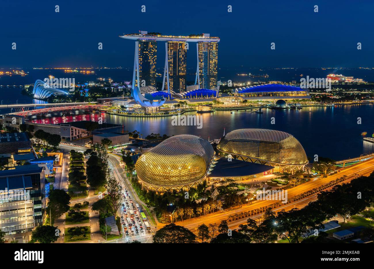 Singapore aerial view night science hi-res stock photography and images ...