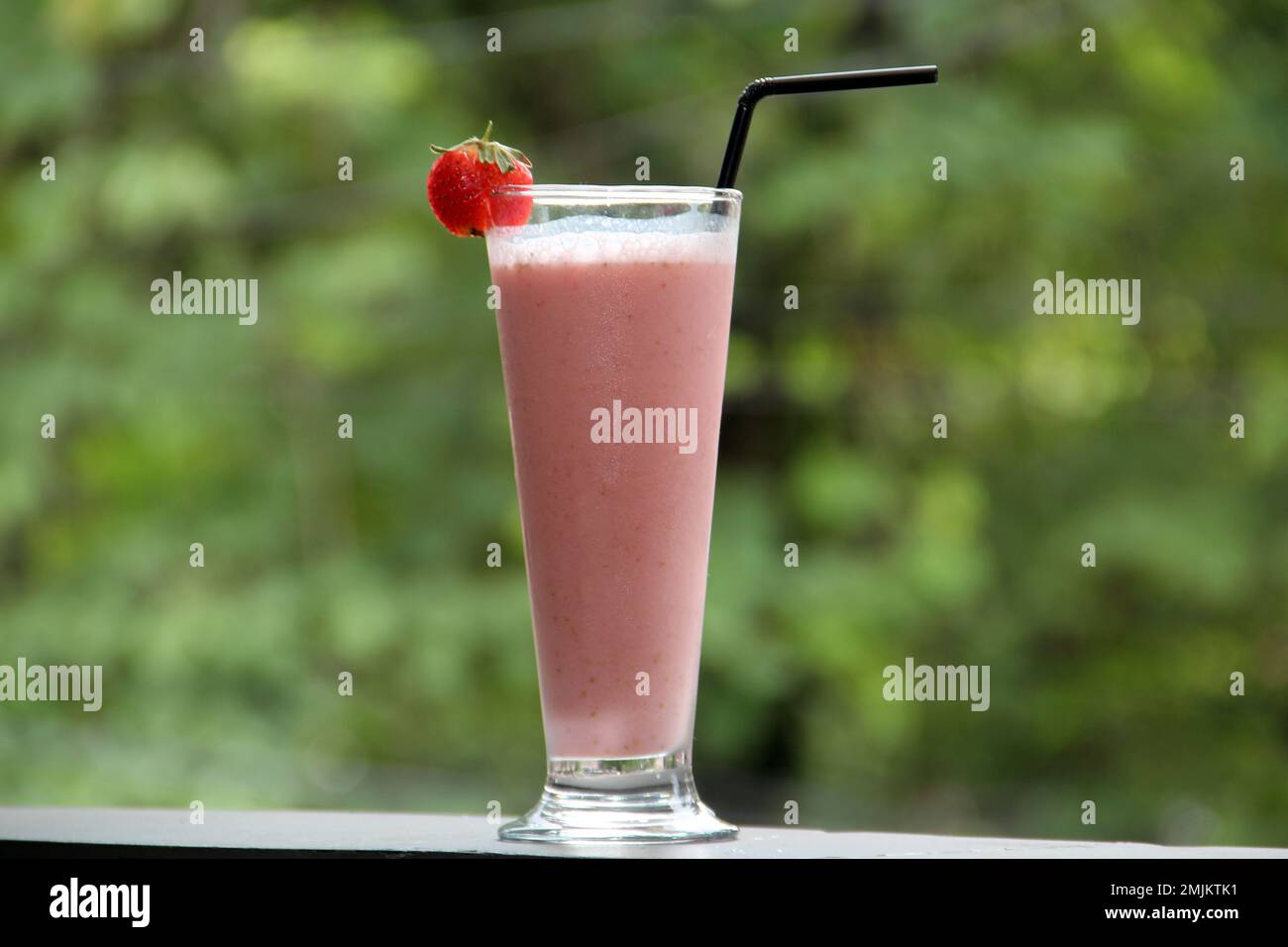 Strawberry Juice with organic liquid sugar Stock Photo Alamy