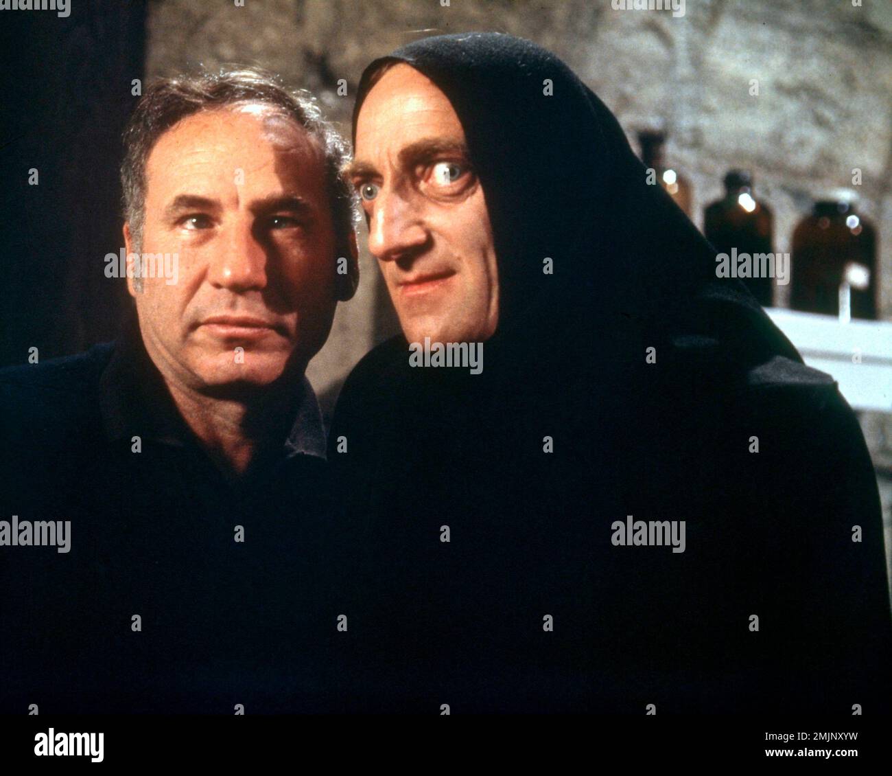 MEL BROOKS and MARTY FELDMAN in YOUNG FRANKENSTEIN (1974), directed by MEL BROOKS. Credit: 20TH CENTURY FOX / Album Stock Photo