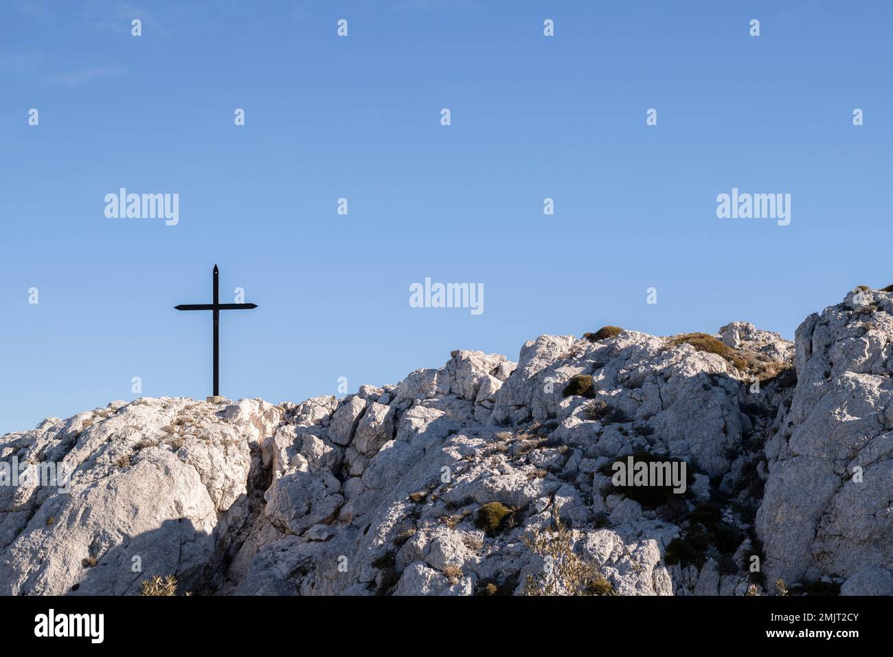 Cross at Massif of Sainte-Baume with copy space, Plan D'Aups Sainte Baume, Provence Alpes Cote d'Azur, France Stock Photo