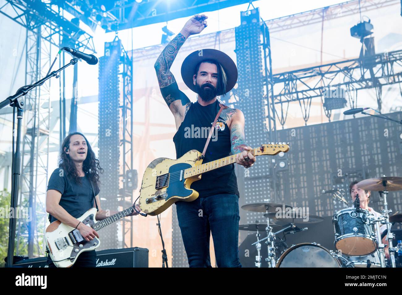 Chris Carrabba of Dashboard Confessional performs at the Bunbury Music