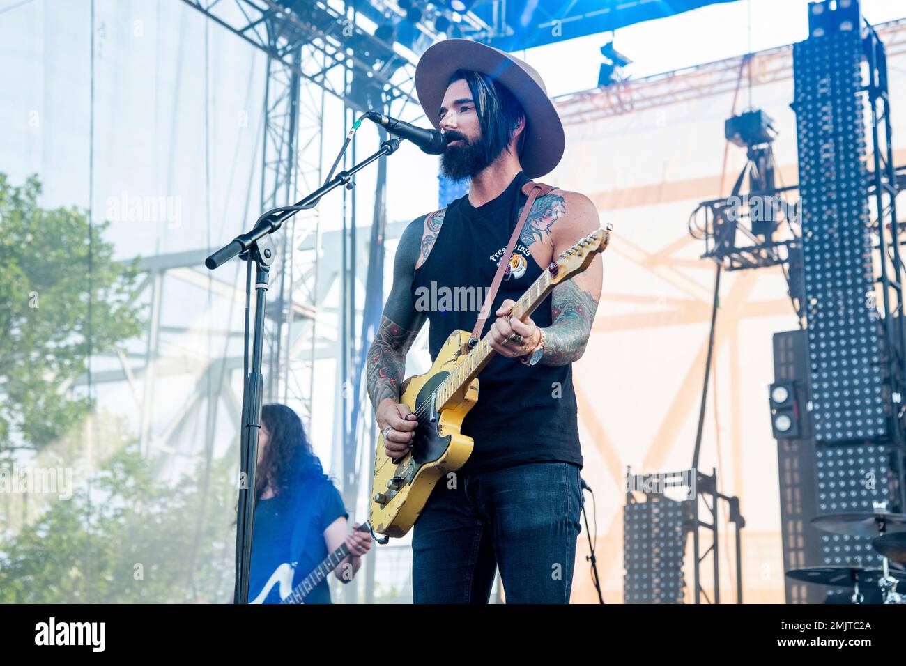 Chris Carrabba of Dashboard Confessional performs at the Bunbury Music