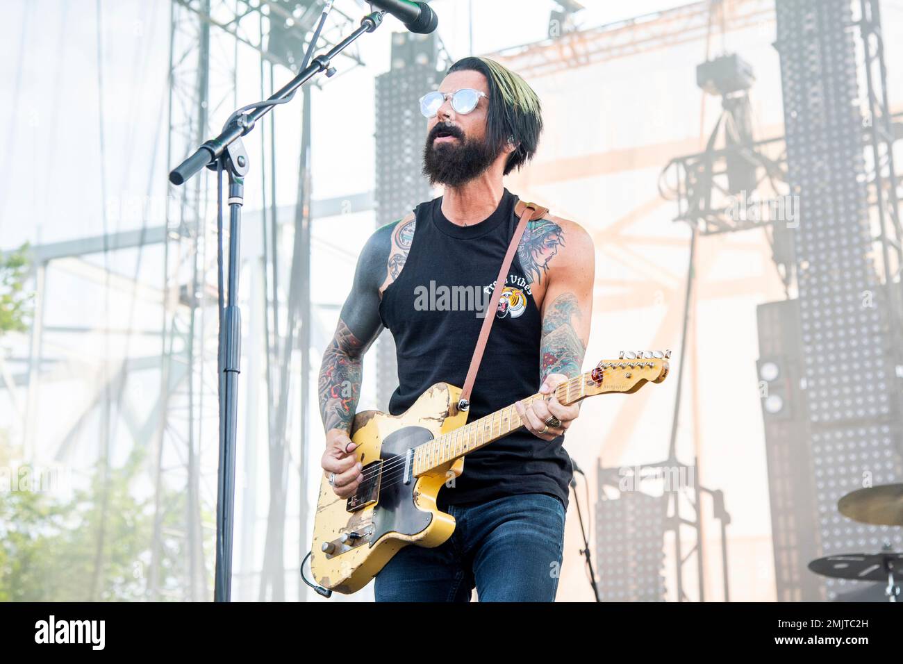Chris Carrabba of Dashboard Confessional performs at the Bunbury Music