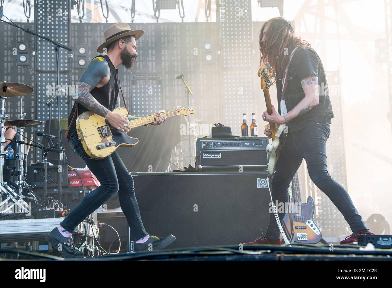 Chris Carrabba, left, and Scott Schoenbeck of Dashboard Confessional