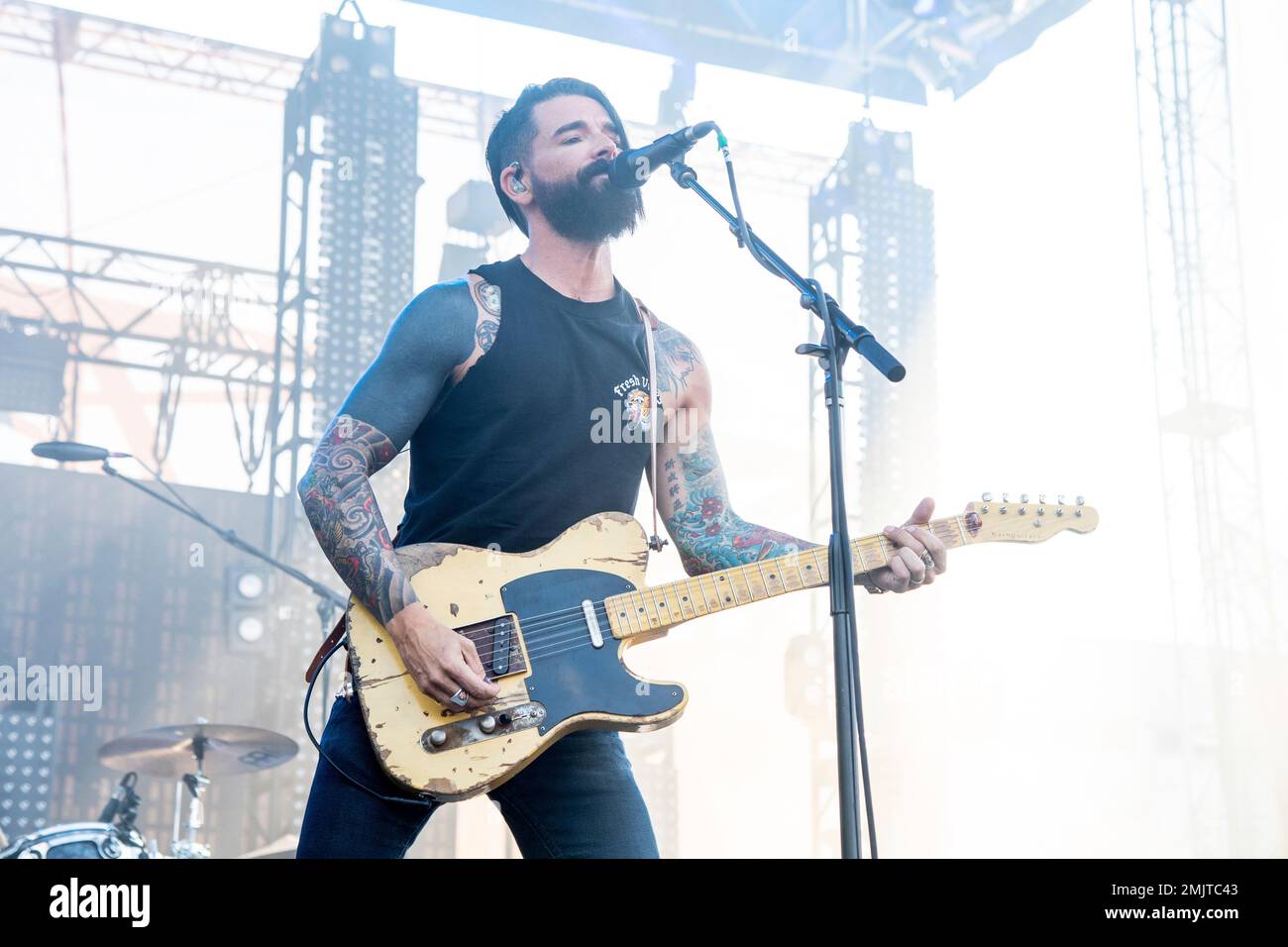 Chris Carrabba of Dashboard Confessional performs at the Bunbury Music