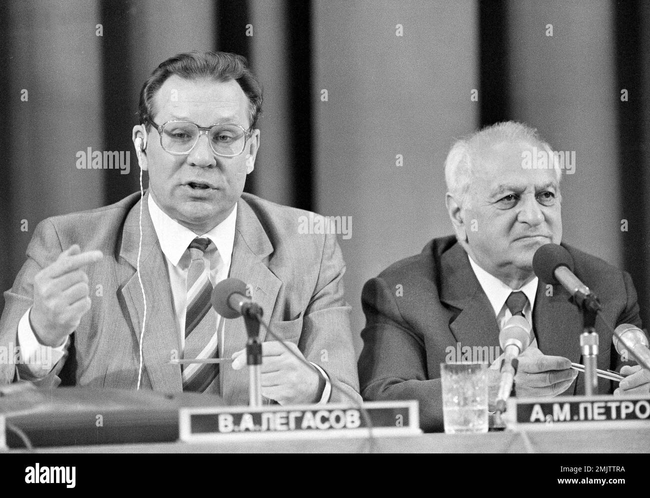 Valery Legasov, first deputy director of the Soviet Union's leading nuclear  power institute, left, and Andranik Petrosyants, head of the state atomic  energy committee, speak at a Moscow news conference, Aug. 21,