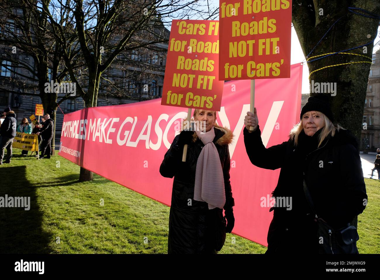Glasgow, Scotland, UK. 28th January 2023. Sort Glasgows Roads Protest