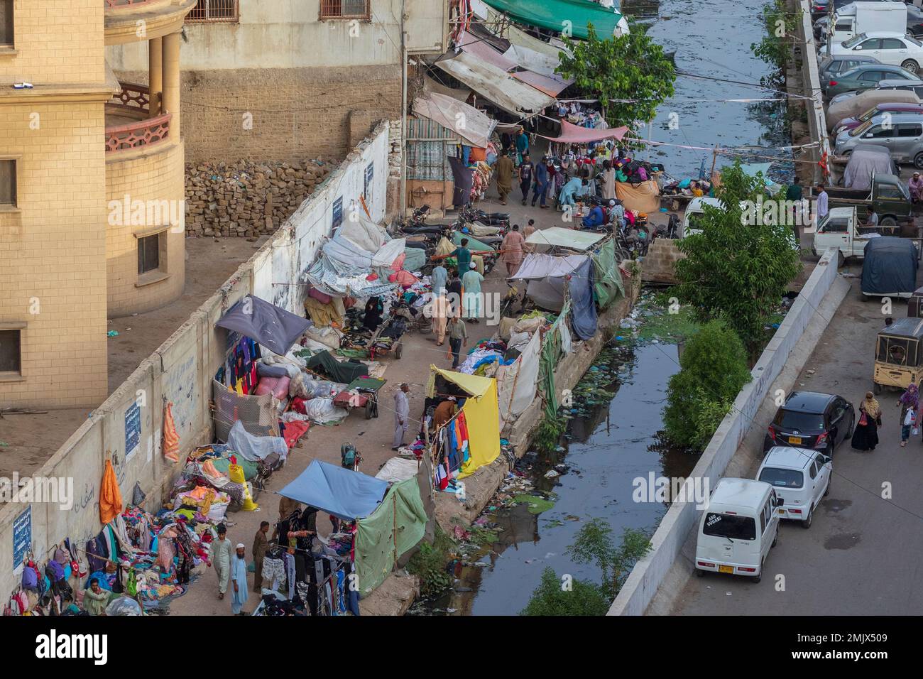 karachi pakistan 2022, peoples doing shopping from Landa Bazar located