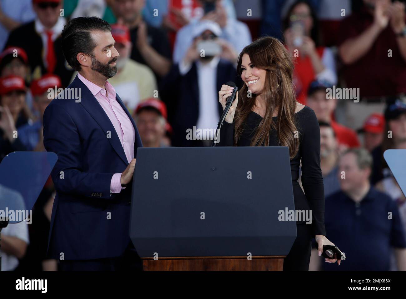 Donald Trump Jr And Kimberly Guilfoyle Their Big Day Unfolds - meo6cqs