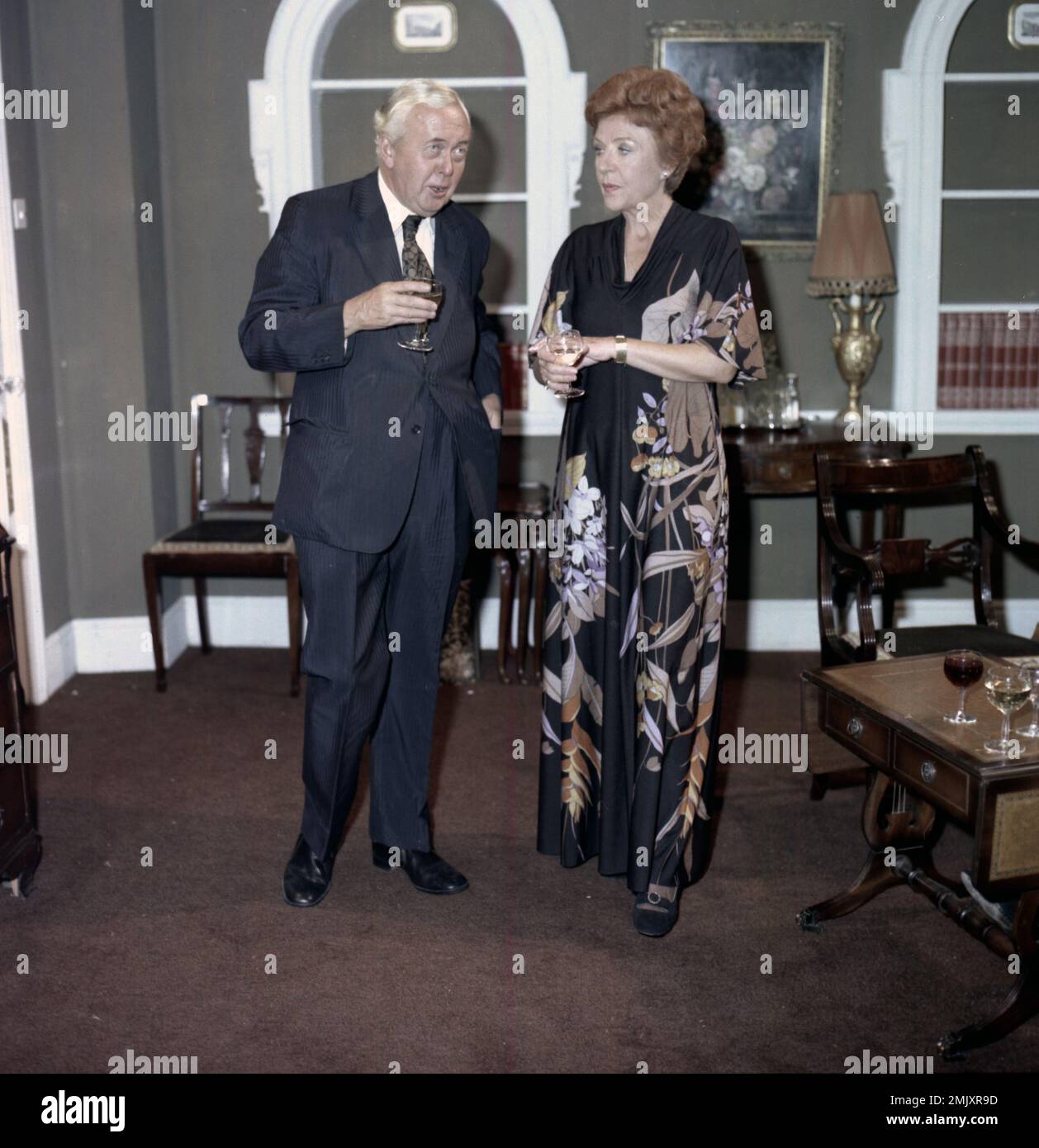 When Harold met Nolly - UK Prime Minister Harold Wilson a big fan of Crossroad meets Noele Gordon on the Crossroads set. Stock Photo