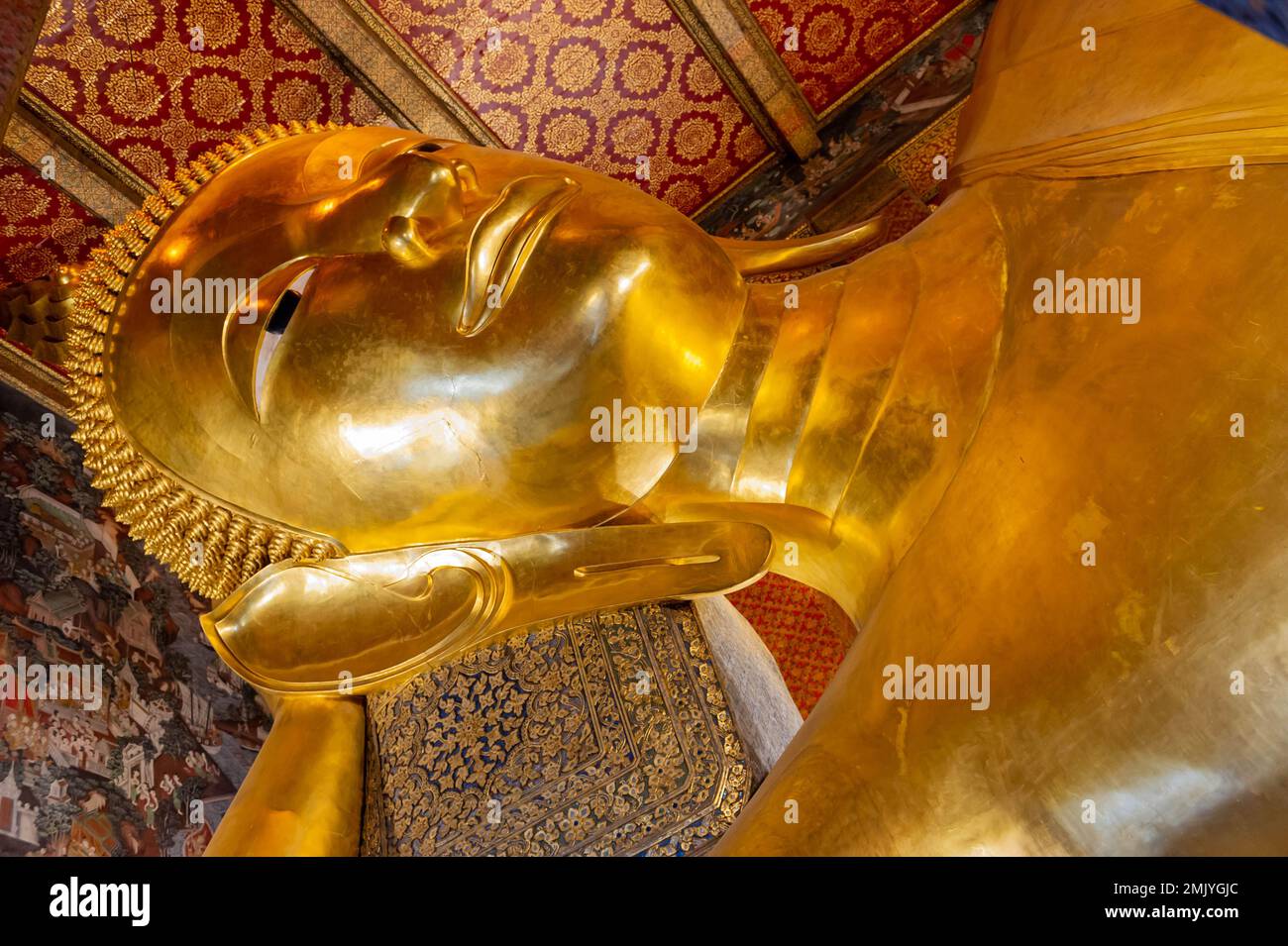 The Reclining Buddha at Wat Pho, Bangkok, Thailand Stock Photo - Alamy