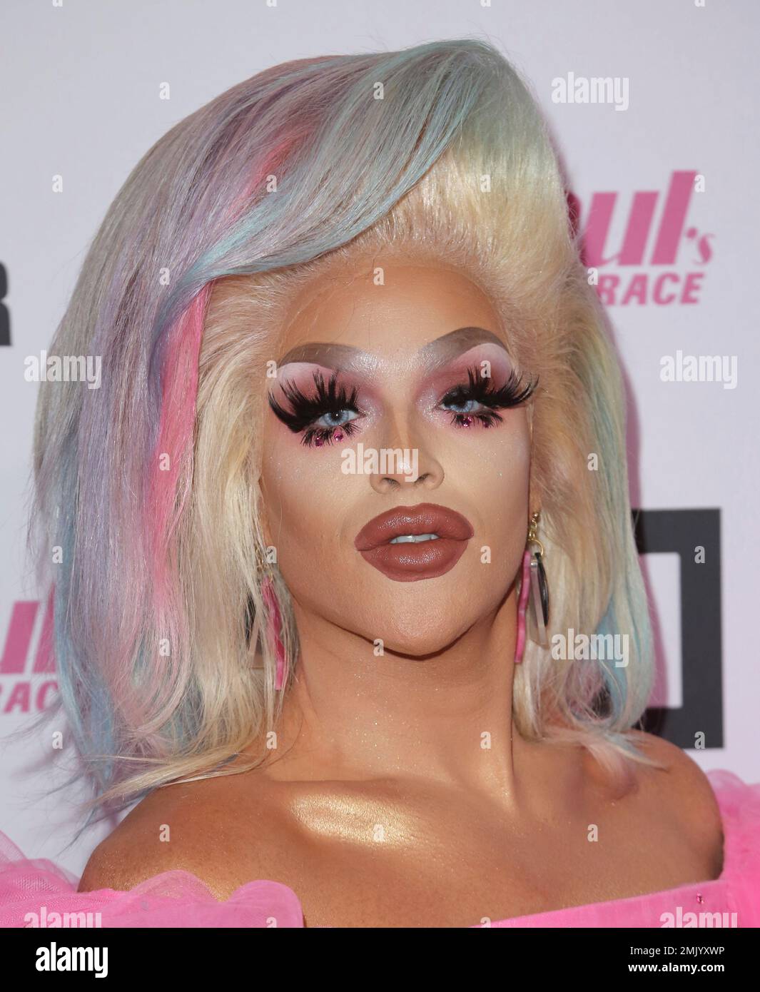 Ariel Versace arrives at the red carpet for "RuPaul's Drag Race" Season