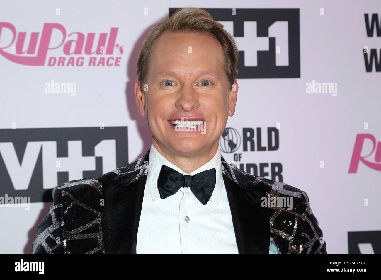 Carson Kressley arrives at the red carpet for