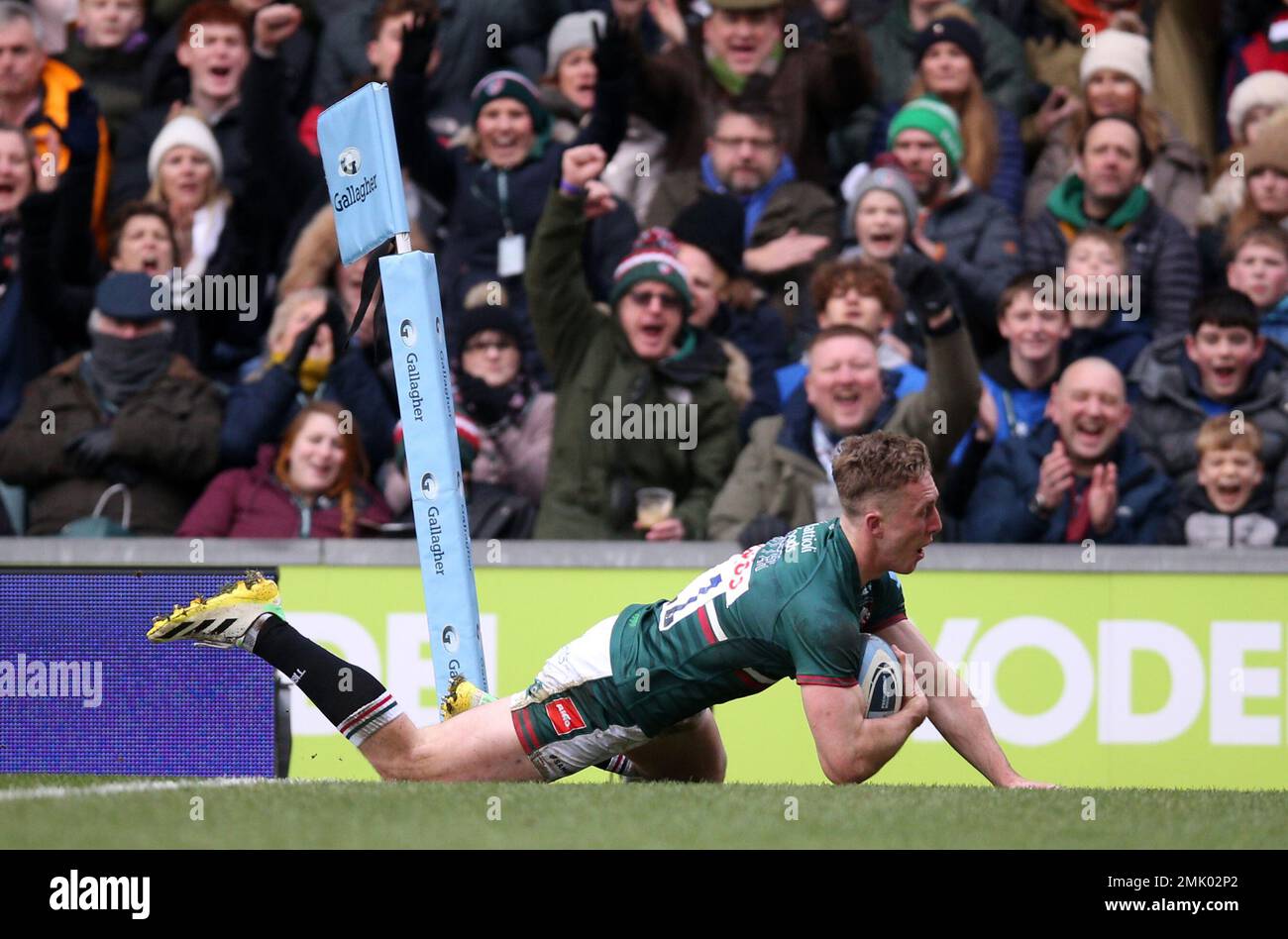 Leicester Tigers' Harry Potter scores the opening try during the Gallagher Premiership match at the Mattioli Woods Welford Road Stadium, Leicester. Picture date: Saturday January 28, 2023. Stock Photo